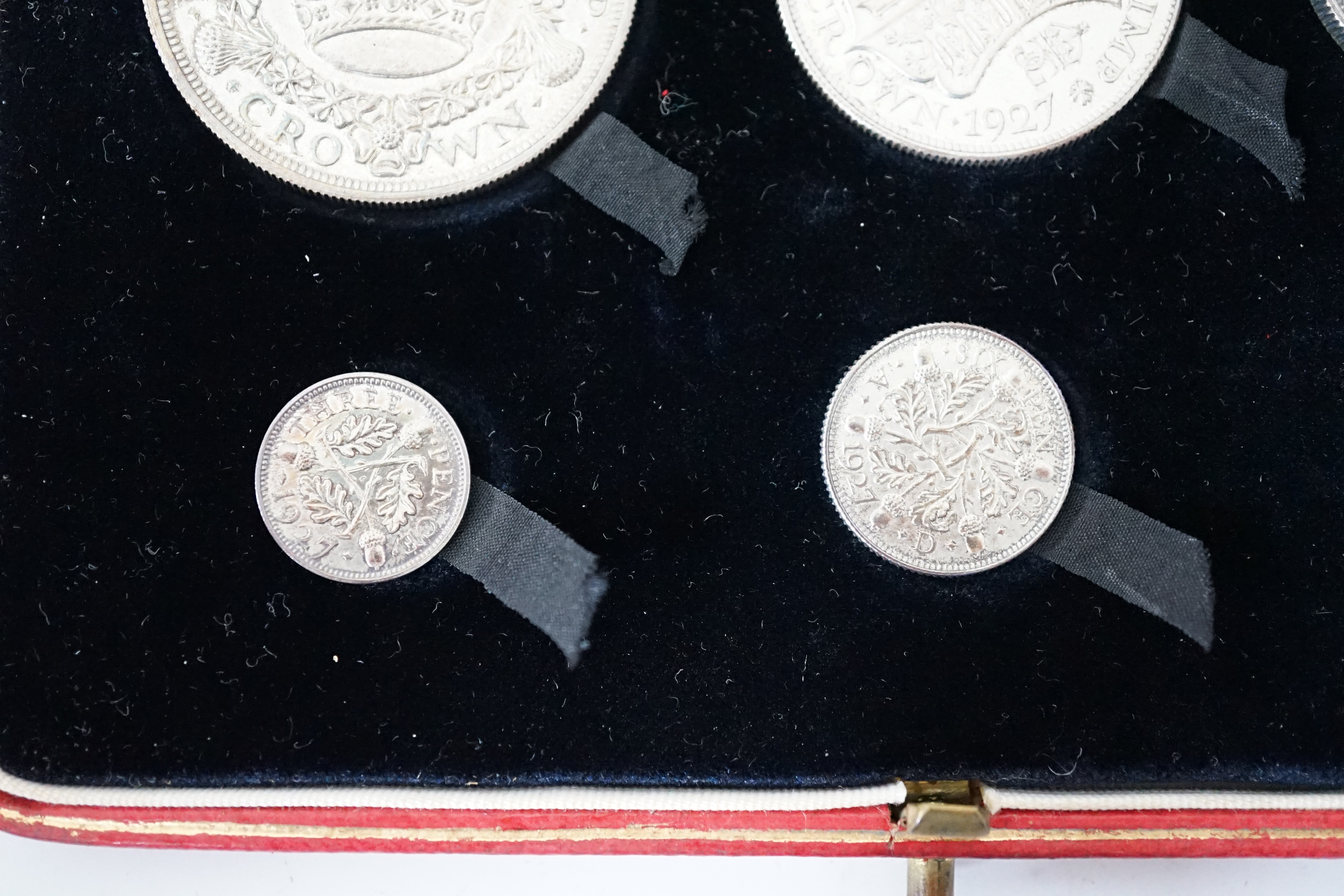 British silver coins, George V ‘New Type’ six coin set, 1927, wreath crown to threepence, UNC, toned, in case of issue